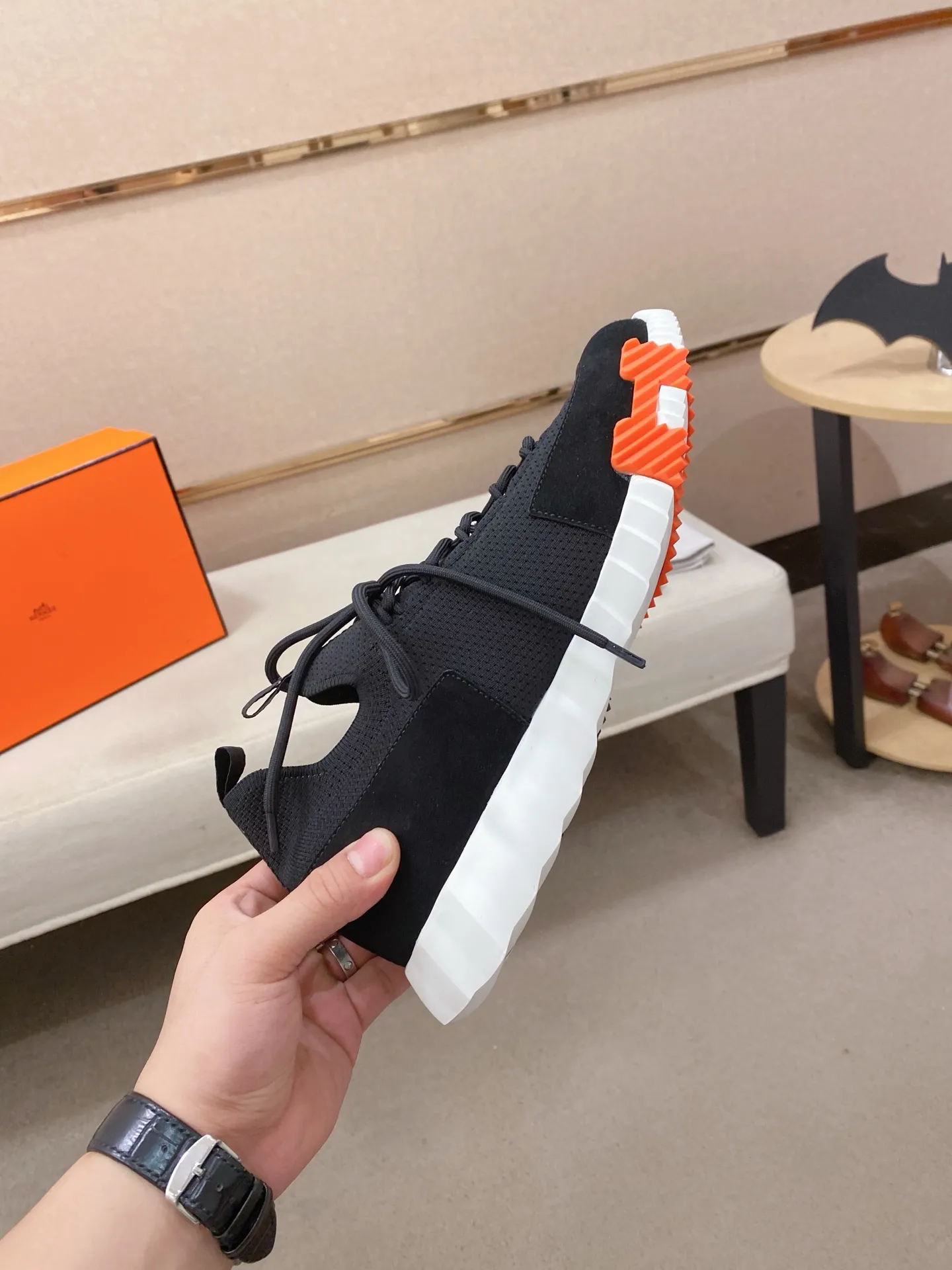 Men's clothing and shoes💰: 620💰《HERMES》【Classic Original Version】Hermès; Top 🔝 Purchasing Agency 🔍🔍Men's latest 🇺🇸 counters are on sale simultaneously, original imported from Italy ▲▲Silk cowhide with breathable fabric ▲▲ (high-end and expensive Qi·Grade) Exquisite workmanship (Italian 🇮🇹Imported water-dyed 🐂cowhide lining) Sole: Original sole provided by the original factory, ⚠️Exclusive double-layer activity·TPR·Rubber·Combined molded outsole; Super·comfortable·wear-resistant·non-slip·environmental protection The real thing is more beautiful if you take the real thing (high quality, follow the order), you can enter and exit the counter at will * Number of yards: 38·39·40·41·42·43·44# (can be customized 45.)